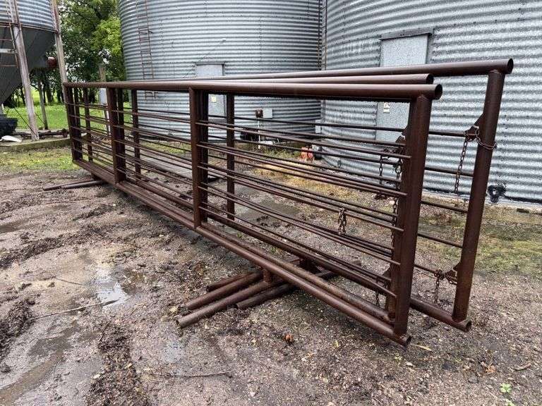 (4) Stand Alone Panels, 24’