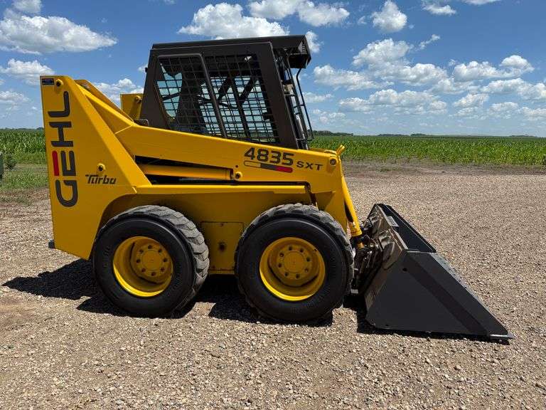 Gehl 4835 SXT Turbo Skid Loader, 985 Hours, Radio, Heat, Auxiliary Hydraulics, Quick Attach, New Buc