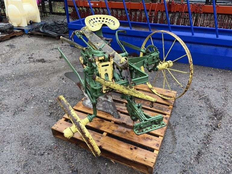 John Deere 1 Bottom Sulky Plow, Coulter, Horse Eveners