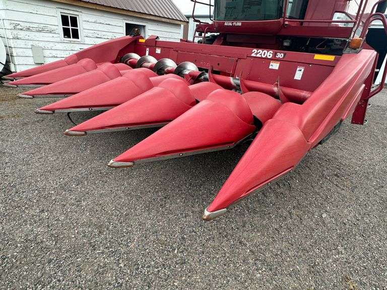 2003 IH Model 2206 Corn Head, 6 Row 30”, Height Control Poly Snoots, SN: 034233