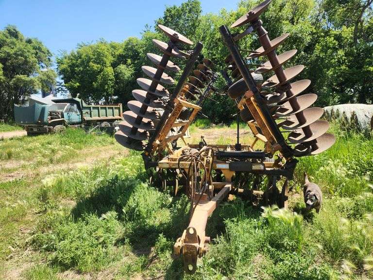 Amco F-15B Rockflex HD Disk, 26.5’ Wide, *Needs Repair, One Wing Cylinder is Missing, One Wing Wheel