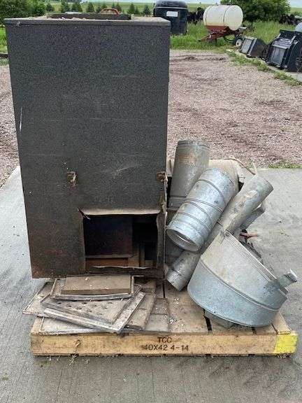 Wood Stove, Comes with Misc Exhaust Pipe, Squirrel Cage Fan and Electric Motor