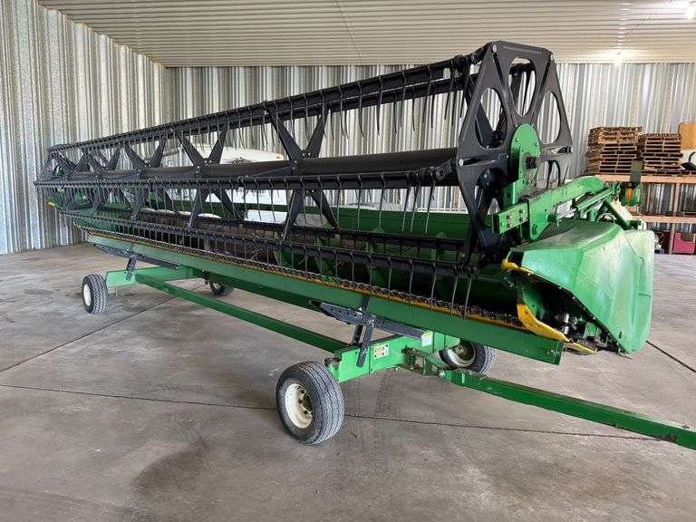 2001 John Deere 925F 25’ Flexhead with Unverferth Head Trailer, Full Finger Reel, SN: H00925F691586.