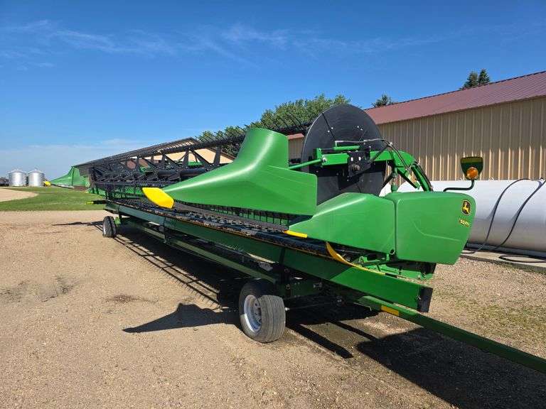 2014 John Deere 640FD 40’ Flex Draper, Flip Reel, Dual Knife Drive, Poly Tine Pickup Reel, Comes wit