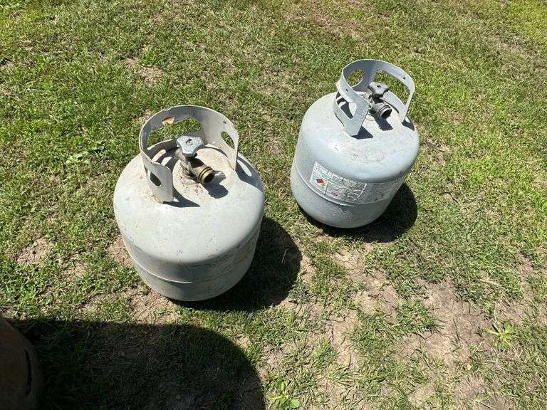 (2) 20lb LP Cylinders, New Style Valve
