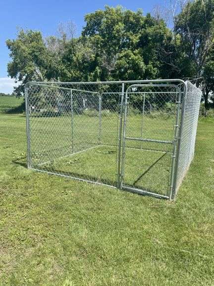 10’ x 6’ Chain Link Dog Kennel, 3 Years Old, Low Use, In Good Shape Except Where Dog Tore the Bottom
