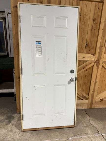 36” Metal Door, with Casing, Knob, RH Swing, *door is used