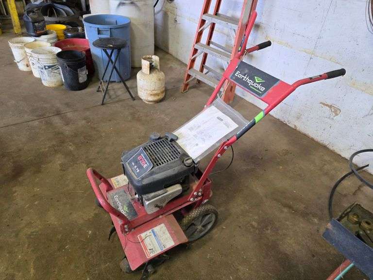 Earthquake 3365PS Front Line Roto Tiller with Briggs and Stratton 6.75hp Engine, Has Not Been Used i