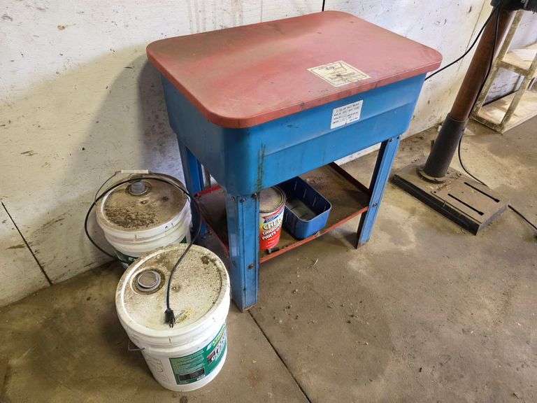 Astro Power Model APW-1 Parts Washer, Comes with (2) 5 Gallon Jugs of Parts Cleaner and 1 Gallon of 