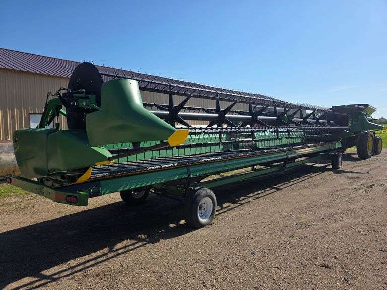 2014 John Deere 640FD 40’ Flex Draper, Flip Reel, Dual Knife Drive, Poly Tine Pickup Reel, Comes wit