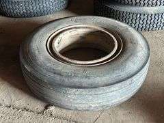 (1) 11 x 22.5 Truck Tire on Dayton Rim
