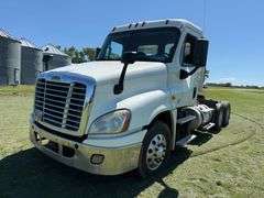 2015 Freightliner 125 Cascadia Semi Tractor, DD13 Detroit Engine @ 450hp, 219,415 Miles, Deleted, 10