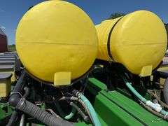 John Deere 1770 Conservation 24R30” Planter, 3 Bushel Boxes, (2) 200 Gallon Liquid Fertilizer Tanks 
