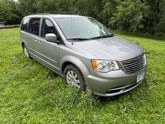 2014 Chrysler Town and Country Van, 140K Miles, Leather, DVD Player, 3.6L, 17” wheels, VIN:2C4RC1BG4