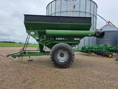 Brent by Unverferth 774 Grain Cart, Front Corner 17” Auger, Large 1000 PTO, 30.5L-32 Tires, Rear Lig