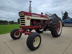 Farmall 460 Wide Front Gas Tractor, 15.5-38 Rears, 2pt Fast Hitch, 11L-15 Fronts, 540 PTO, Mid Hydra