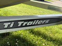 1999 Crestliner 1850 Sportfish Boat, 18.5’, Evinrude 150 Motor, Walkthru Windshield, Depth Finder, w