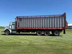 2007 Peterbilt 379 with 2014 Meyer 9128RT Forage Box, 114,980 Actual Miles, Air Lift Tax Axle with 3