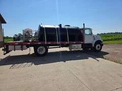 1999 International 4900 Truck with 2,350 Gallon Tank, 197,509 Miles, DT466E Engine, 6 Speed Plus Man