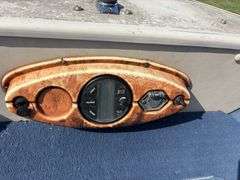 1999 Crestliner 1850 Sportfish Boat, 18.5’, Evinrude 150 Motor, Walkthru Windshield, Depth Finder, w