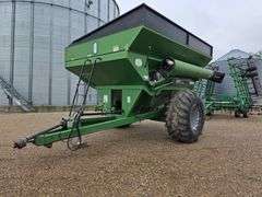 Brent by Unverferth 774 Grain Cart, Front Corner 17” Auger, Large 1000 PTO, 30.5L-32 Tires, Rear Lig