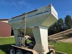 Unverferth Seed Runner 3750 Tri Axle Seed Tender, Honda 11hp Engine with Electric Start, 6” Conveyor