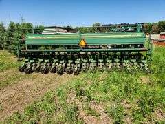 John Deere 1530 Drill on John Deere 1570 Cart, 20’ Minimum Till Drill with Markers, No Monitor, Has 