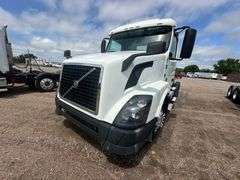 2015 Volvo VNL Daycab, D13 Engine with 425hp, 457,000 Miles, I Shift Transmission, 180” Wheelbase, A