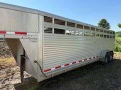 2001 Featherlite 6.7’ x 24’ Aluminum Gooseneck Livestock Trailer, Tandem Axle, 2 Dividers, Good Floo