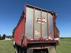 2007 Peterbilt 379 with 2014 Meyer 9128RT Forage Box, 114,980 Actual Miles, Air Lift Tax Axle with 3