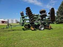 Wishek 862NT Tandem Disk, 30’, Rotary Scrapers, Approx 29” Front Blades, Approx 29” Rear Blades, 385