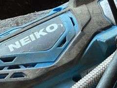 Neico 20 Volt Battery Operated ½” Gun, Charger Does Not Work