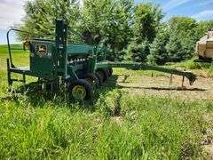 John Deere 1530 Drill on John Deere 1570 Cart, 20’ Minimum Till Drill with Markers, No Monitor, Has 