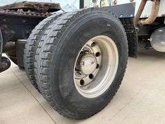 2006 International 9200i Semi with Sleeper, 665,108 Miles, Cumins ISX 15 Engine, 10 Speed Transmissi