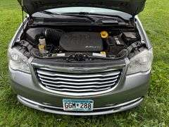 2014 Chrysler Town and Country Van, 140K Miles, Leather, DVD Player, 3.6L, 17” wheels, VIN:2C4RC1BG4