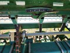 John Deere 1530 Drill on John Deere 1570 Cart, 20’ Minimum Till Drill with Markers, No Monitor, Has 