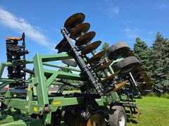 Wishek 862NT Tandem Disk, 30’, Rotary Scrapers, Approx 29” Front Blades, Approx 29” Rear Blades, 385