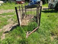 Pull Type Calf Cart, Load from Back or Side, Needs New Floor. This Item is Located in South Dakota, 