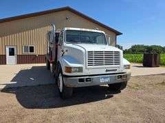 1999 International 4900 Truck with 2,350 Gallon Tank, 197,509 Miles, DT466E Engine, 6 Speed Plus Man