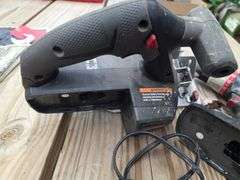 Craftsman 5 1/2" Circular Saw and 1/2" Drill, 19.2V with Charger, *No Batteries