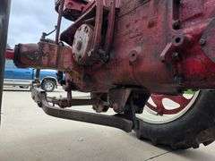Farmall 460 Wide Front Gas Tractor, 15.5-38 Rears, 2pt Fast Hitch, 11L-15 Fronts, 540 PTO, Mid Hydra