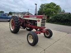 Farmall 460 Wide Front Gas Tractor, 15.5-38 Rears, 2pt Fast Hitch, 11L-15 Fronts, 540 PTO, Mid Hydra