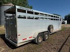 2001 Featherlite 6.7’ x 24’ Aluminum Gooseneck Livestock Trailer, Tandem Axle, 2 Dividers, Good Floo