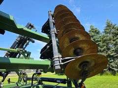 Wishek 862NT Tandem Disk, 30’, Rotary Scrapers, Approx 29” Front Blades, Approx 29” Rear Blades, 385