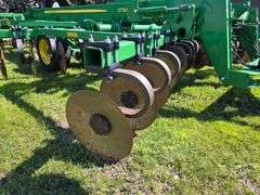 2016 John Deere 2730X 18’ Combination Ripper, 9 Shank, Remlinger 5 Bar Spike Tooth Harrow, Single Po