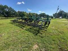 John Deere 680 Chisel Plow, 25’ Wide, Fold up Wings, Walking Tandems, 3 Bar Harrow, SN: 002635