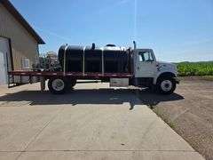 1999 International 4900 Truck with 2,350 Gallon Tank, 197,509 Miles, DT466E Engine, 6 Speed Plus Man