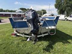 1999 Crestliner 1850 Sportfish Boat, 18.5’, Evinrude 150 Motor, Walkthru Windshield, Depth Finder, w