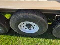 Unverferth Seed Runner 3750 Tri Axle Seed Tender, Honda 11hp Engine with Electric Start, 6” Conveyor