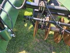 Wishek 862NT Tandem Disk, 30’, Rotary Scrapers, Approx 29” Front Blades, Approx 29” Rear Blades, 385